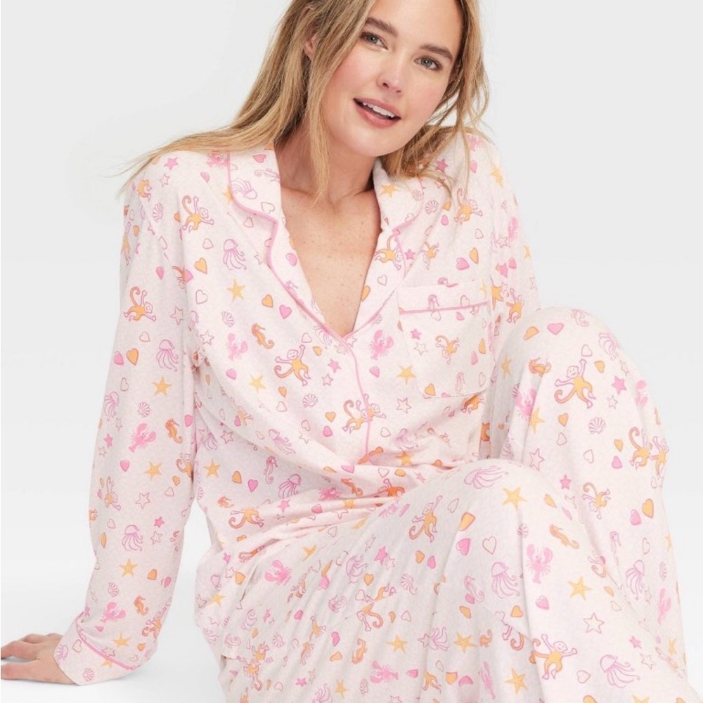 MYSTERY BOX + Sea Life Long Sleeve Pajamas Pink - Roller
Rabbit x Target XS